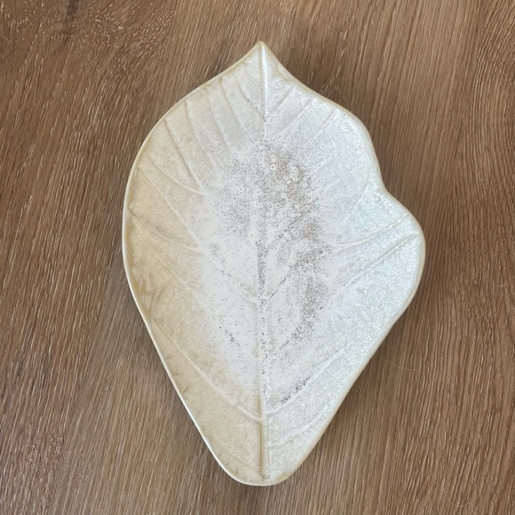 Oak Leaf Side Plate from Anthropologie (White); Stoneware - Picture 4 of 6